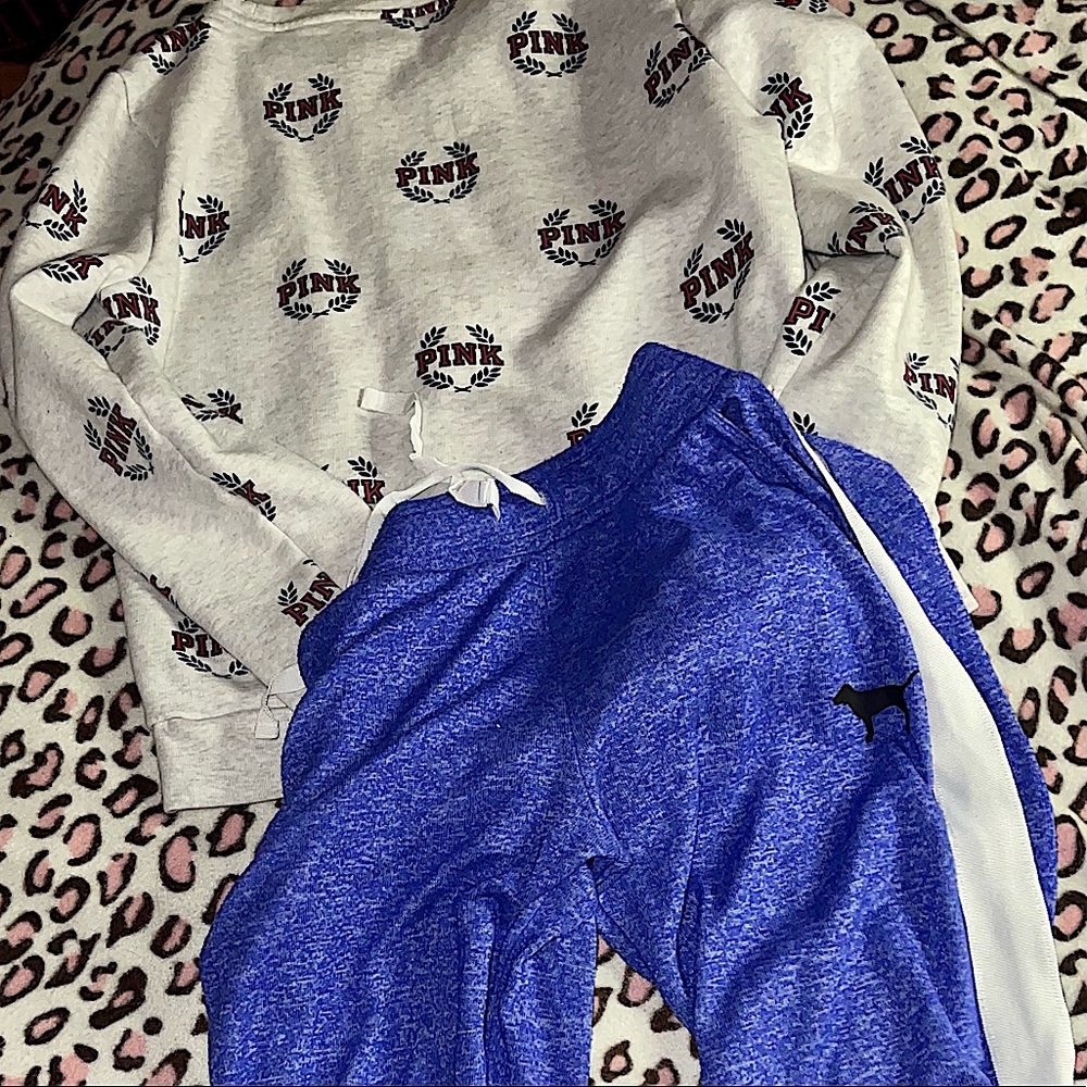 Crew neck with joggers set